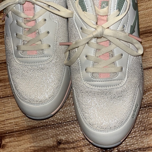 ☁️ 👟 ☁️ • 💎 👩🏼 💎• - Picture 3 of 10